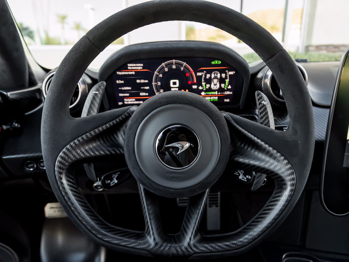 Used 2019 McLaren Senna RWD image 24