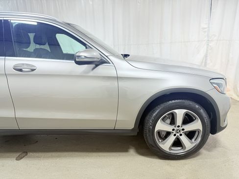 Used 2019 Mercedes-Benz GLC 300 4MATIC image 9