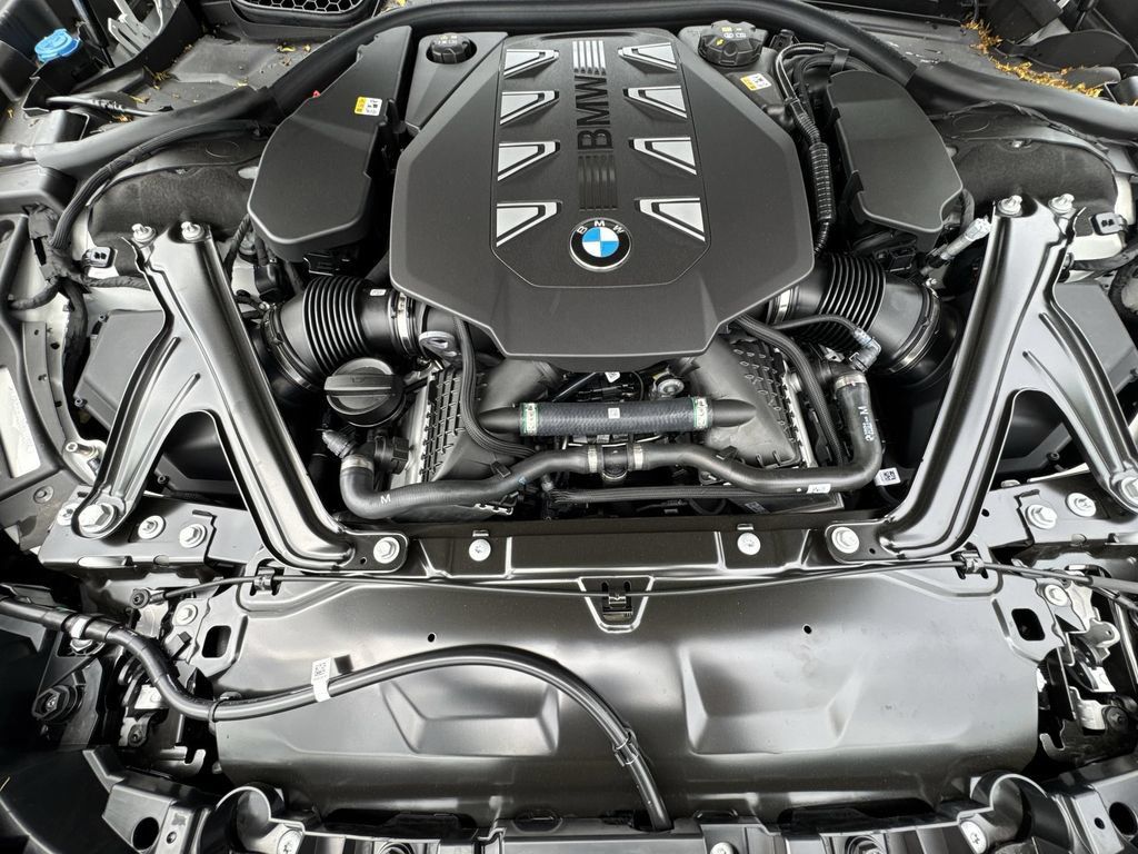 Used 2026 BMW 760i xDrive w/ Premium Package AWD/4WD image 18