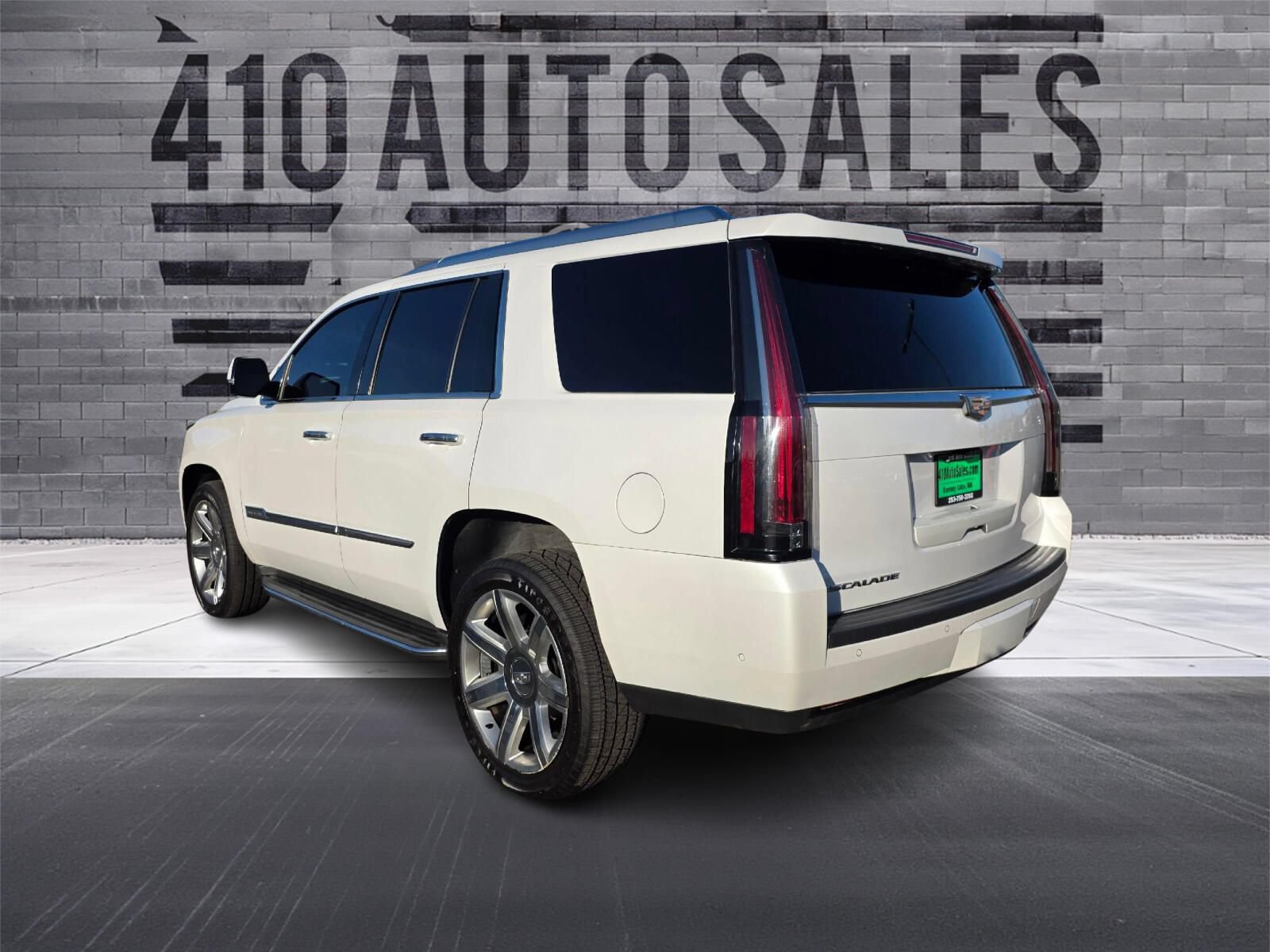 Used 2017 Cadillac Escalade Luxury AWD/4WD image 8