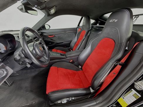 Certified 2020 Porsche 718 Cayman GT4 RWD image 5