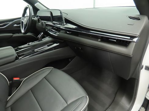 Used 2021 Cadillac Escalade Sport w/ Driver Assist Tech Package image 15