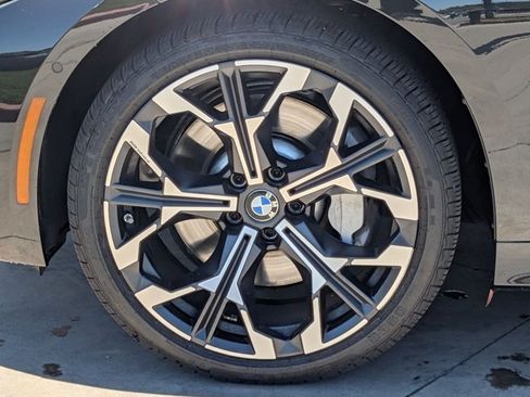 Certified 2025 BMW 330i Sedan w/ Premium Package RWD image 25