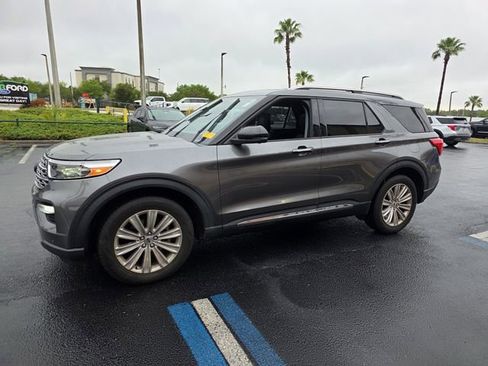 Used 2022 Ford Explorer Limited w/ Equipment Group 301A RWD image 9