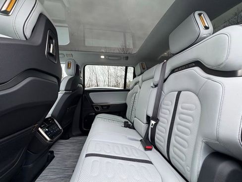 Used 2023 Rivian R1S Launch Edition AWD/4WD image 19