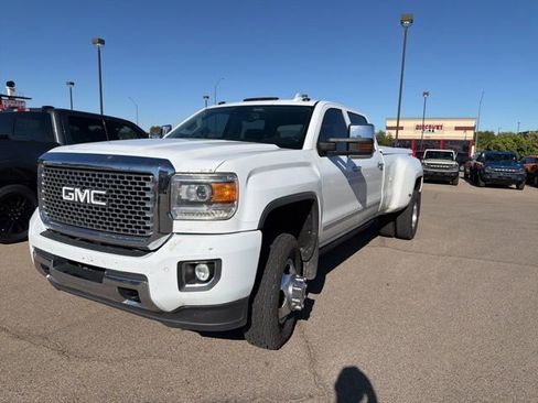 Used 2015 GMC Sierra 3500 Denali w/ Duramax Plus Package image 3