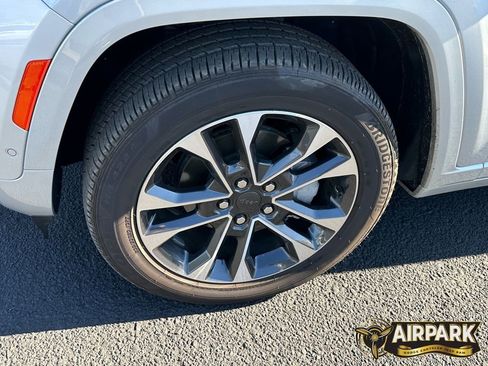 New 2025 Jeep Grand Cherokee Overland w/ Adv Protech Group III AWD/4WD image 9