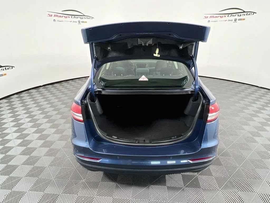 Used 2019 Ford Fusion SE FWD image 25