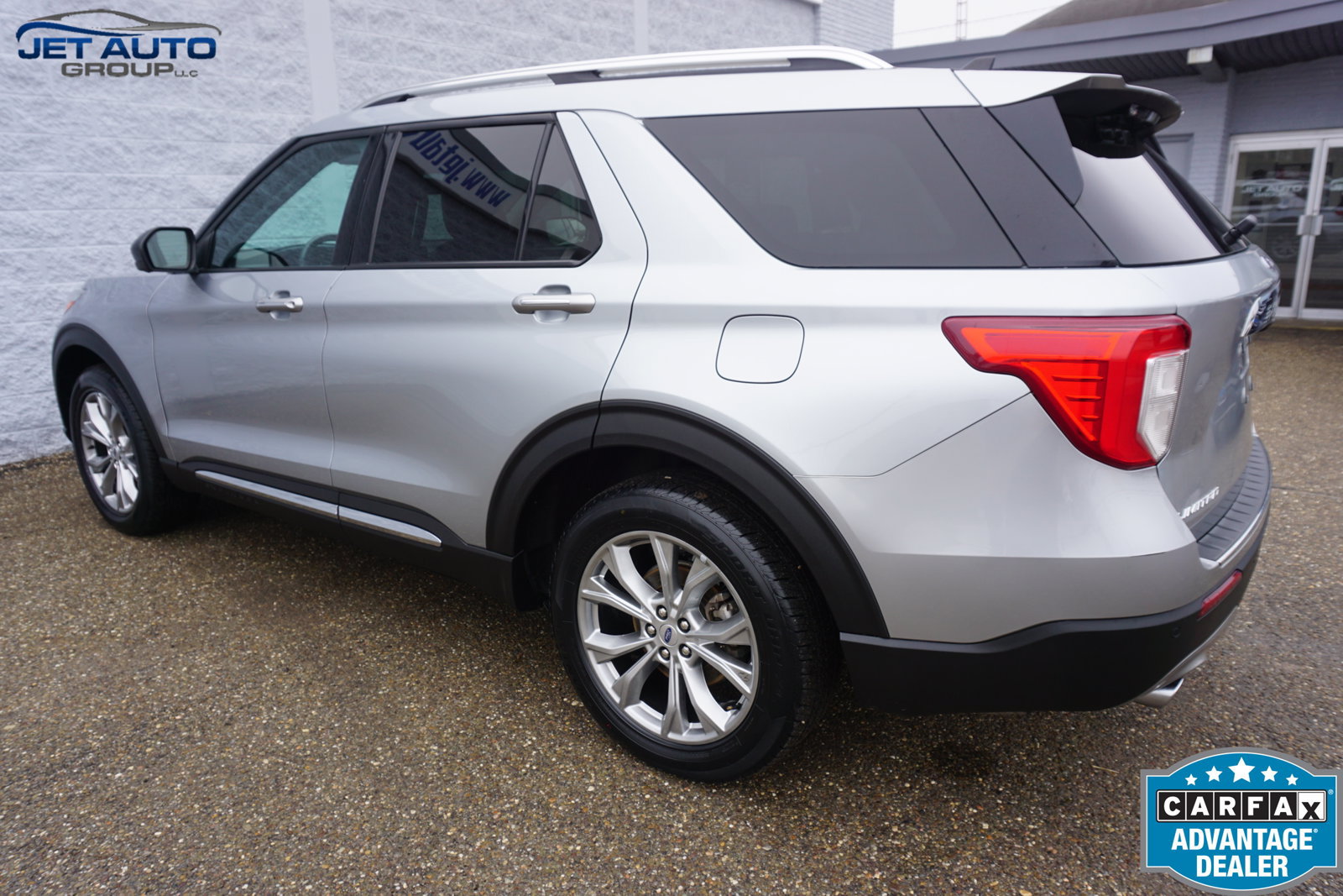 Used 2023 Ford Explorer Limited AWD/4WD image 8