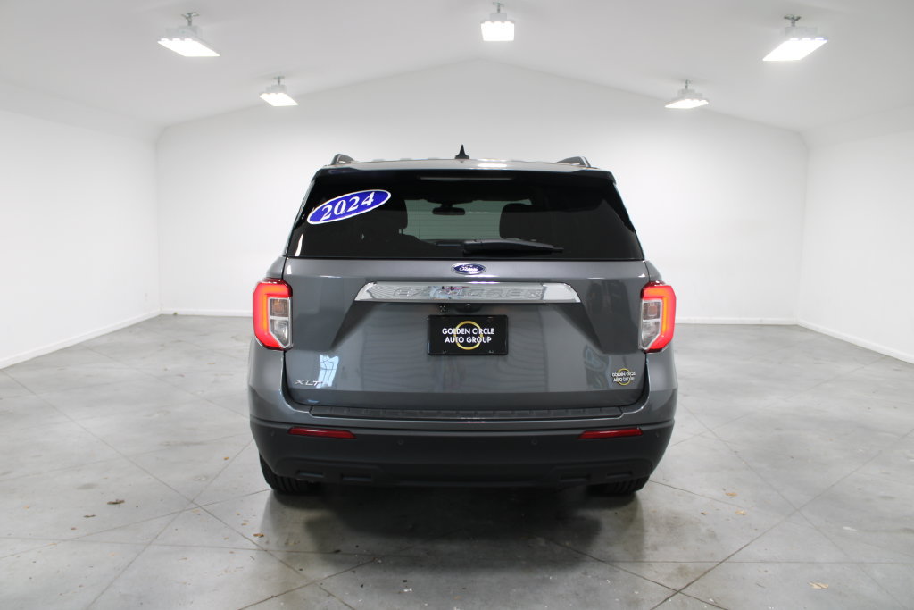Used 2024 Ford Explorer XLT RWD image 8