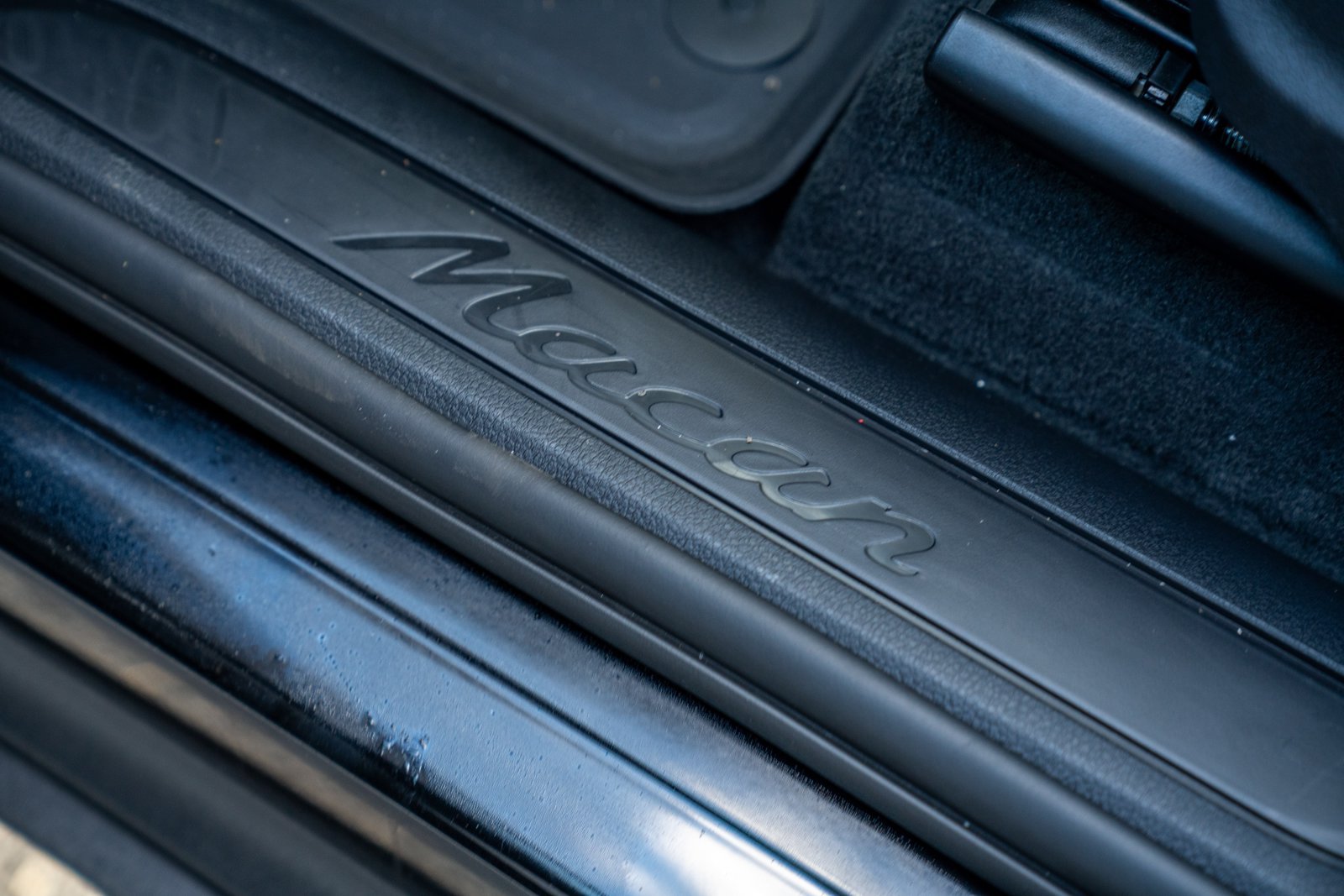 Certified 2026 Porsche Macan AWD/4WD image 12