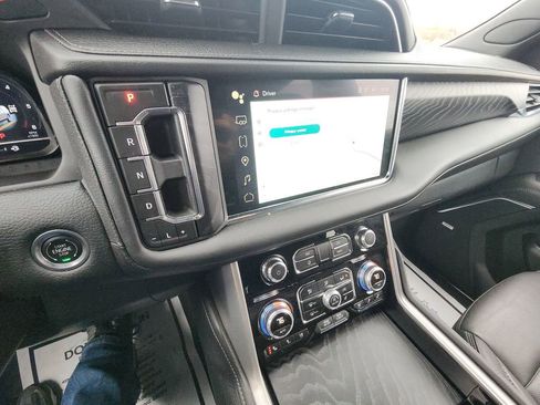 Used 2024 GMC Yukon XL Denali w/ Advanced Technology Package AWD/4WD image 18
