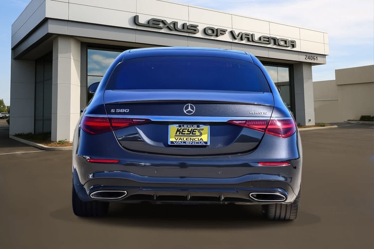 Used 2022 Mercedes-Benz S 580 4MATIC Sedan image 3