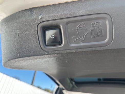 Used 2019 Ford Expedition Limited w/ Driver Assistance Package image 11