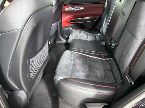 Used 2022 Genesis GV70 3.5T Sport w/ Sport Prestige Package AWD/4WD image 20