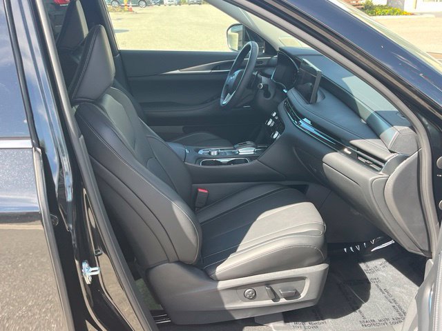 Certified 2026 INFINITI QX60 Luxe w/ Cargo Package FWD image 8