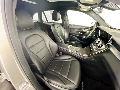 Used 2020 Mercedes-Benz GLC 300 4MATIC image 27