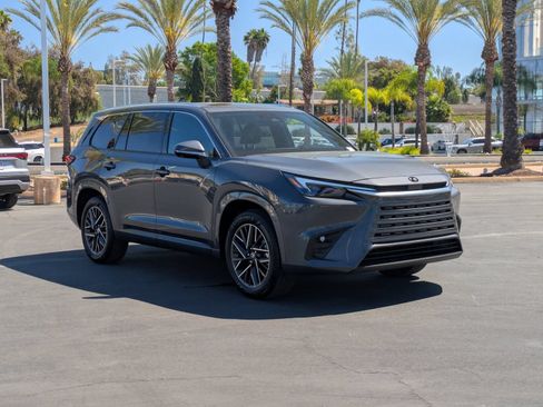 New 2026 Lexus TX 350 AWD image 3