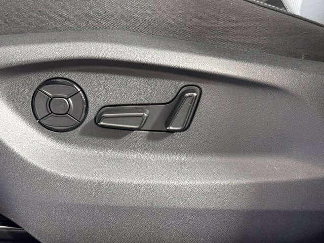 Used 2025 Volkswagen Tiguan SE R-Line AWD/4WD image 13