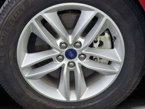 Used 2018 Ford Edge SEL w/ Equipment Group 201A AWD/4WD image 21