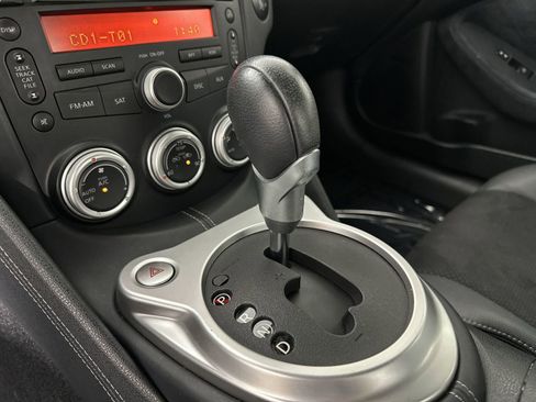 Used 2009 Nissan 370Z Touring image 24