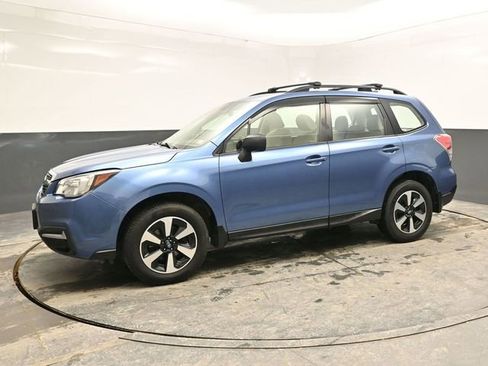 Used 2017 Subaru Forester 2.5i w/ Alloy Wheel Package image 3
