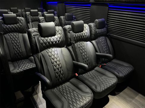 Used 2024 Mercedes-Benz Sprinter 3500 image 12