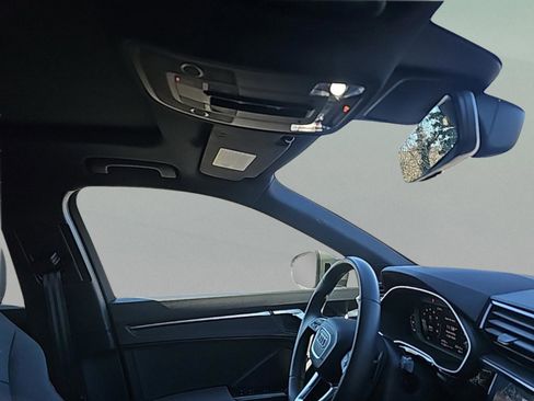 Used 2025 Audi Q3 2.0T Premium image 26