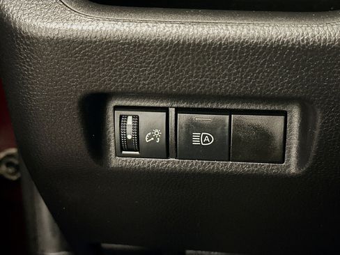 Used 2021 Toyota RAV4 LE image 17