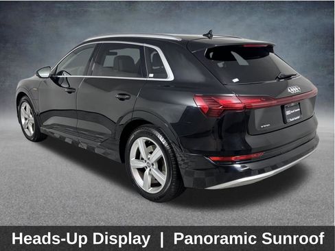 Used 2019 Audi e-tron Prestige w/ Prestige Package image 6