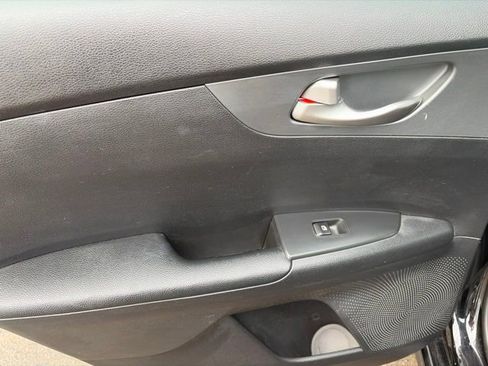 Used 2021 Kia Forte LXS FWD image 29