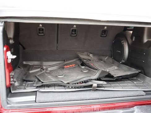 Used 2021 Jeep Wrangler Unlimited Sahara w/ Cold Weather Group image 17