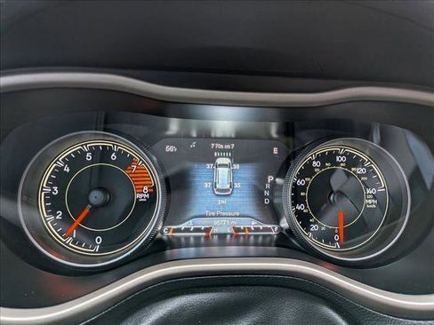 Used 2017 Jeep Cherokee High Altitude w/ Luxury Group image 10