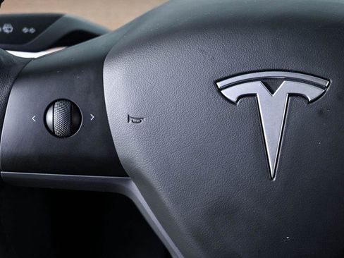 Used 2023 Tesla Model Y Performance AWD/4WD image 10