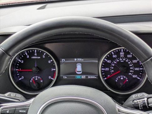 Used 2024 Kia Carnival LX image 20