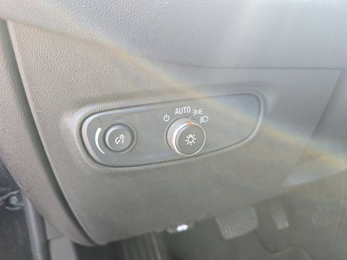 Used 2024 Chevrolet Equinox LT FWD image 17