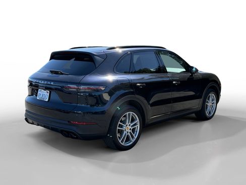 Used 2021 Porsche Cayenne AWD/4WD image 5