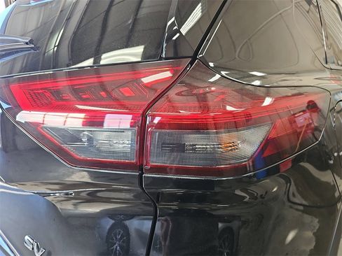 Used 2021 Nissan Rogue SV w/ Premium Package image 33