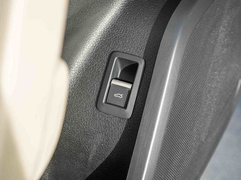 Used 2023 Audi Q5 2.0T Premium w/ Convenience Package image 30