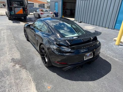 Used 2020 Porsche 718 Cayman GT4 RWD image 81