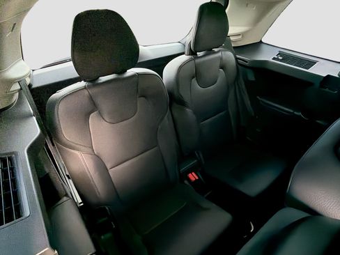 Used 2023 Volvo XC90 T8 Plus image 21