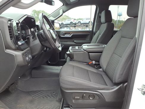 Used 2022 Chevrolet Silverado 1500 LT w/ All Star Edition Plus image 3