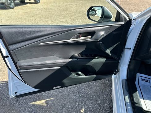 Used 2025 Toyota Camry XSE FWD image 11