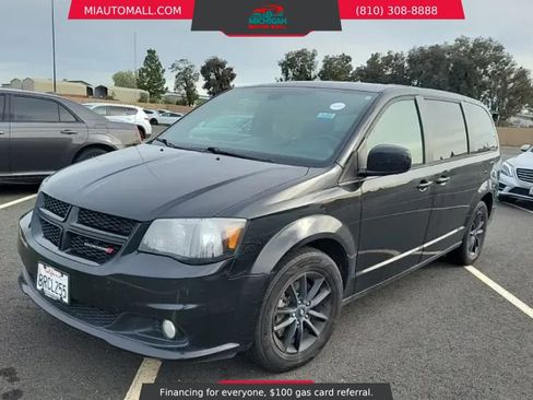 Used 2019 Dodge Grand Caravan GT image 2