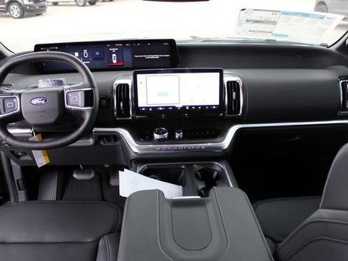 New 2027 Ford Expedition Platinum w/ Stealth Appearance Package AWD/4WD image 10