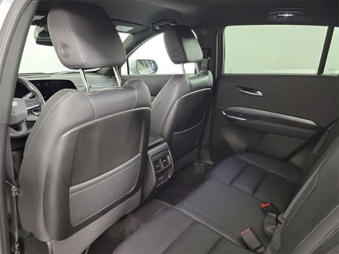 Certified 2025 Cadillac XT4 Premium Luxury image 12