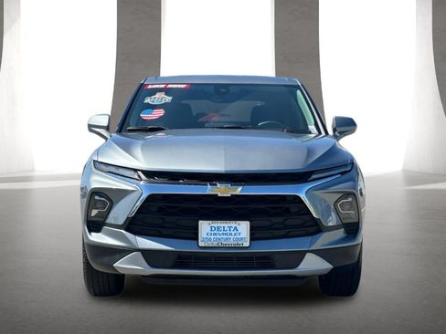 Used 2025 Chevrolet Blazer LT FWD image 9
