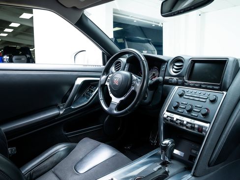 Used 2009 Nissan GT-R Premium AWD/4WD image 10