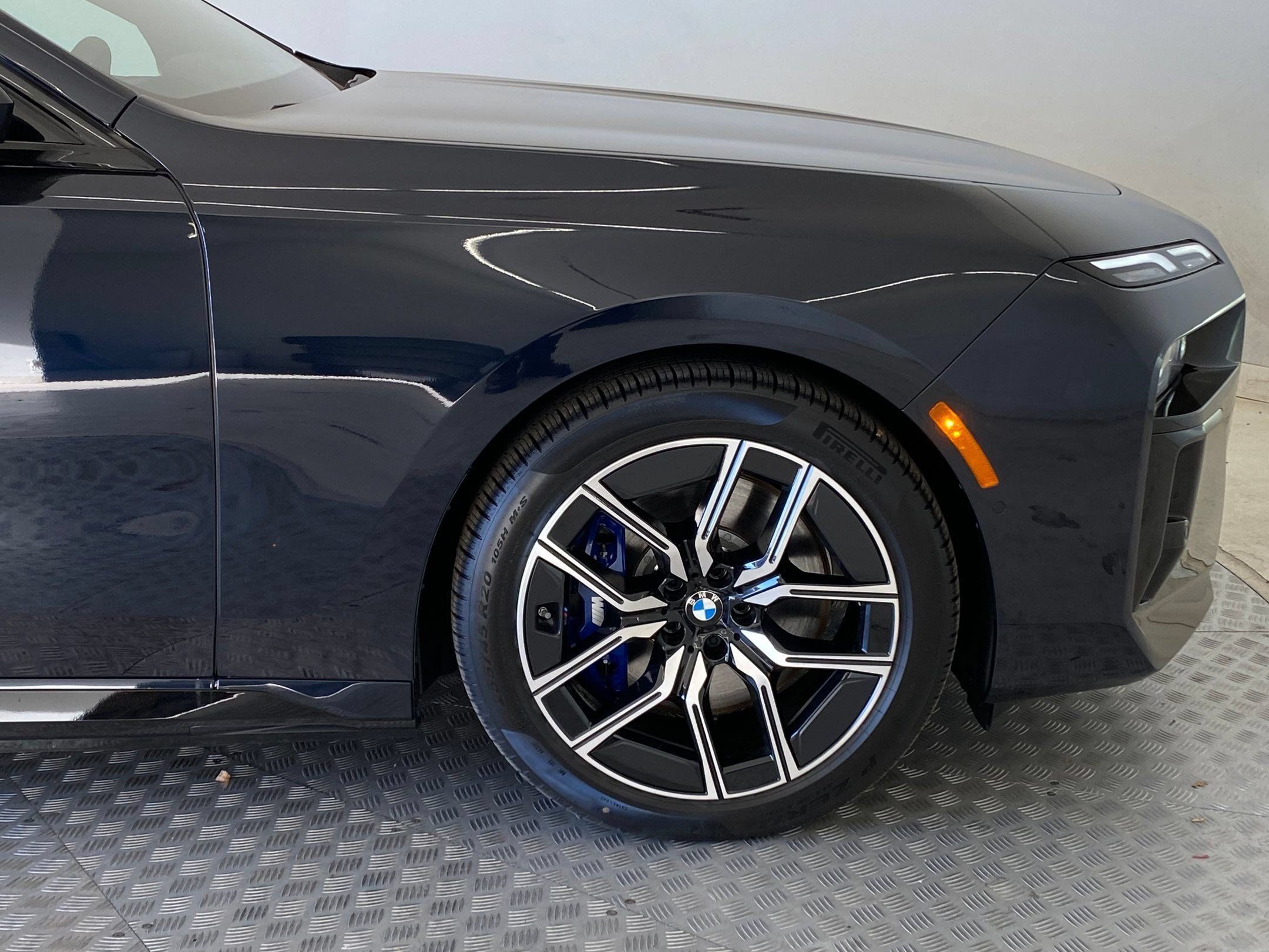 Used 2026 BMW 750e xDrive w/ Premium Package AWD/4WD image 11