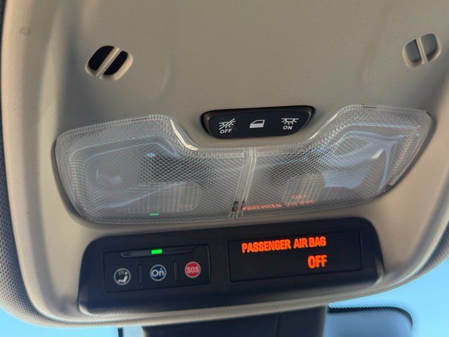 Used 2022 Buick Encore GX Preferred w/ Cold Weather Comfort Package AWD/4WD image 31